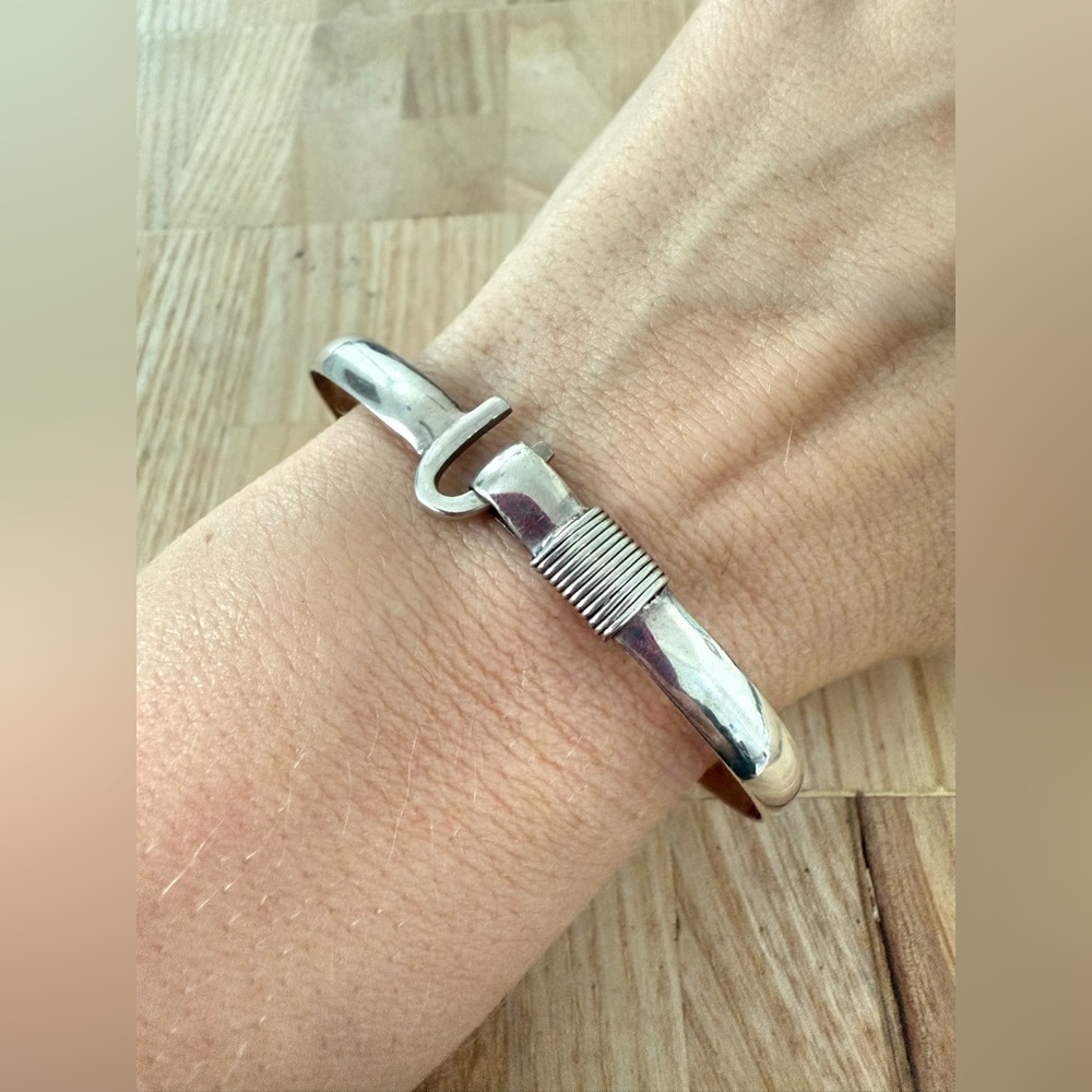 925 Sterling silver 6mm Caribbean hook closure bangle bracelet